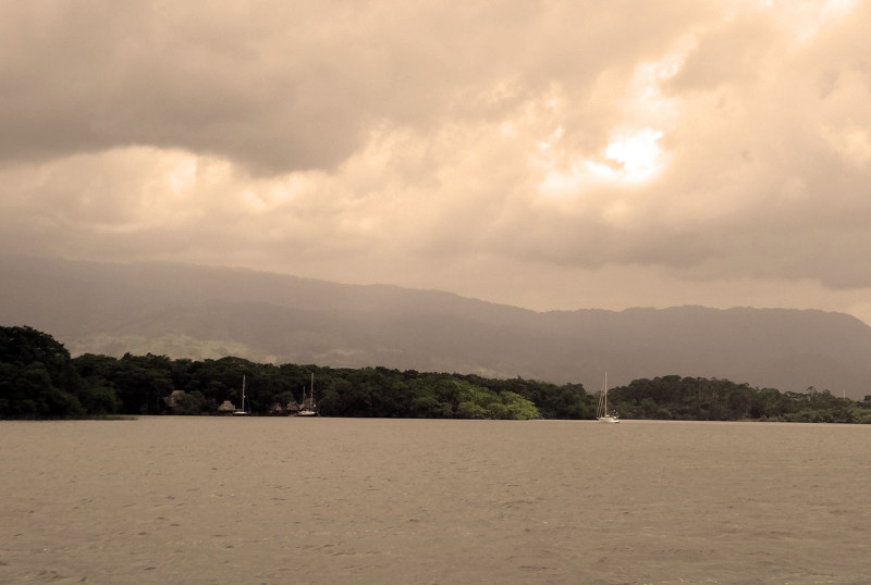 Texan Bay, Rio Dulce