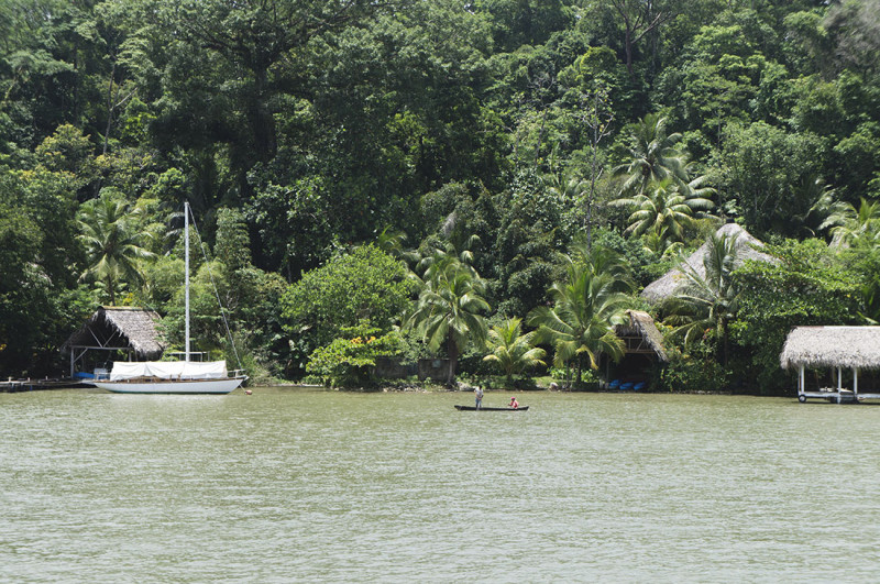 fishers on the Rio Dulce
