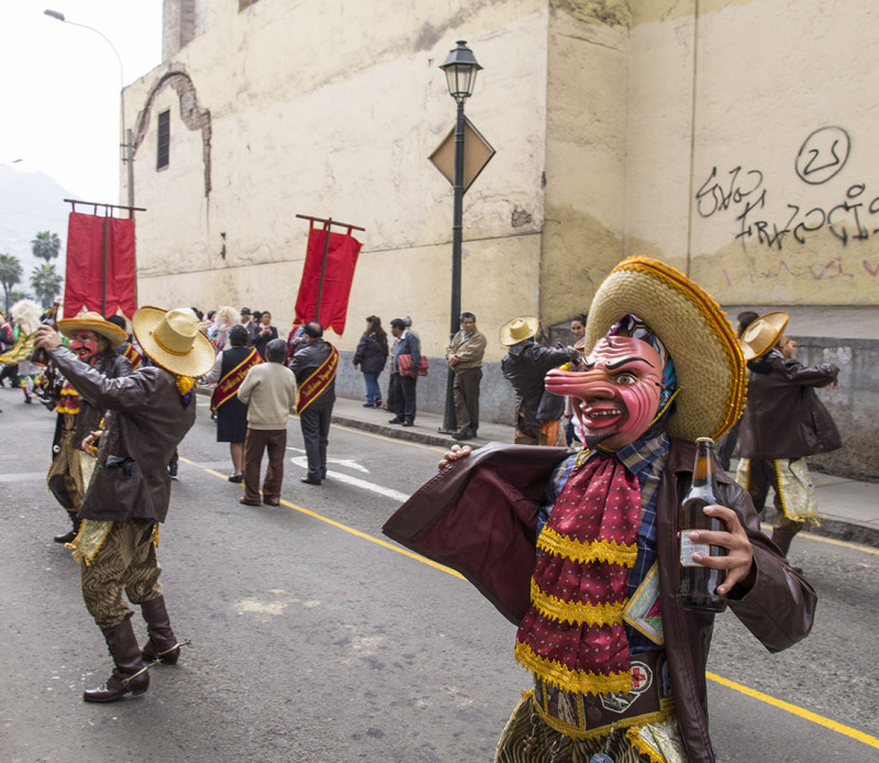 beer dancers, Lima 1