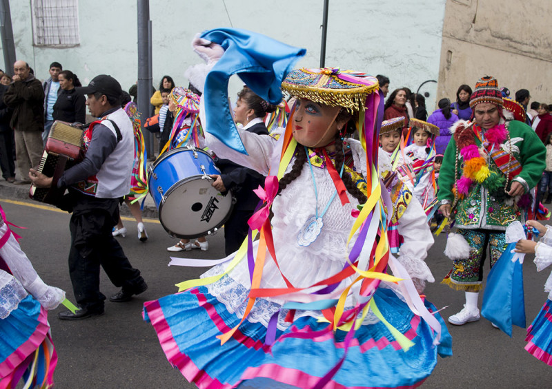 Ribbon dancers, Lima