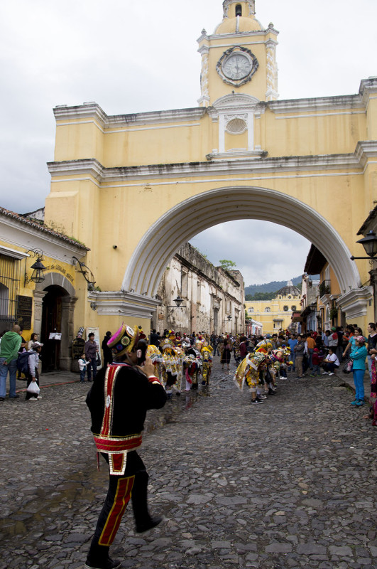 Antigua arch 2