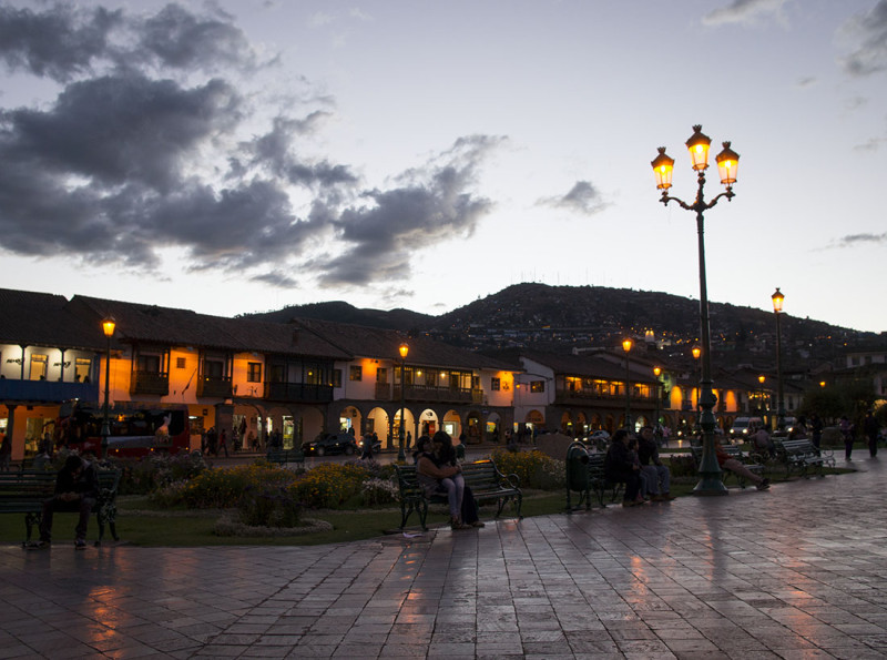 streetlights of Cusco