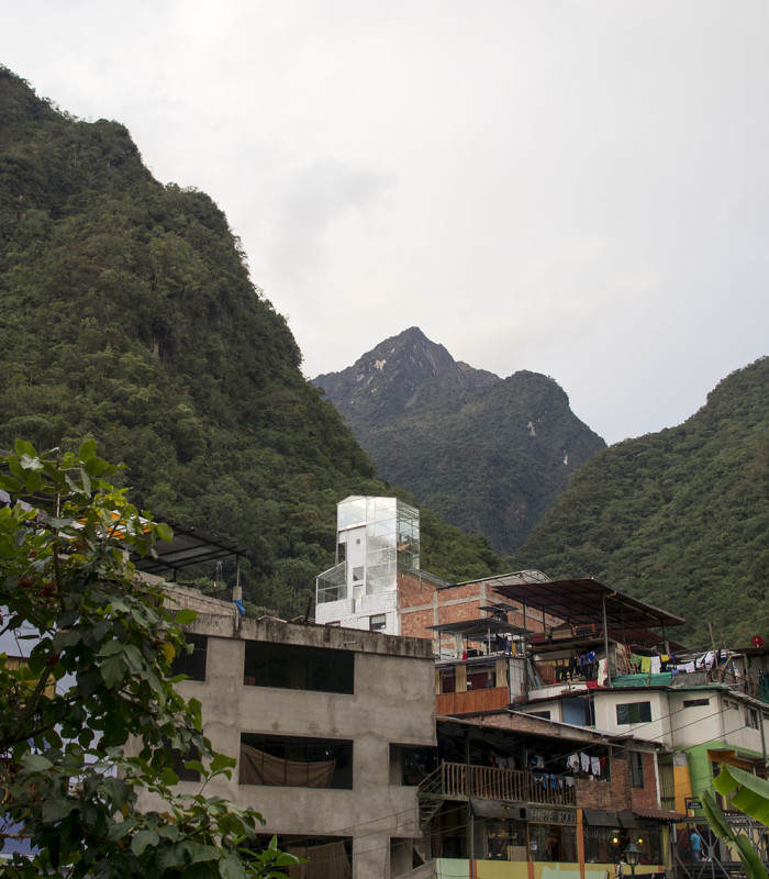 house with glass viewing platform, Aguas Calientes