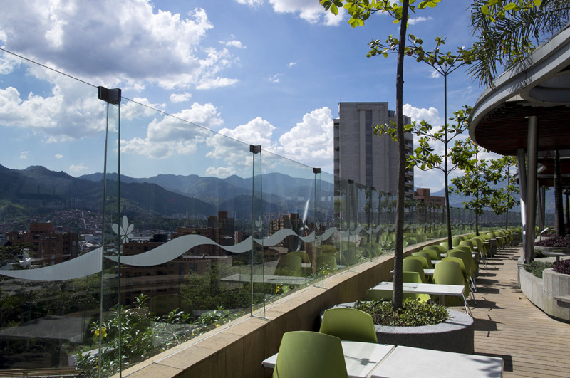 outdoor eating area Santa Fe Mall Medellin Colombia