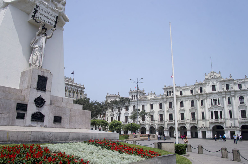 San Martin Plaza Lima (2)