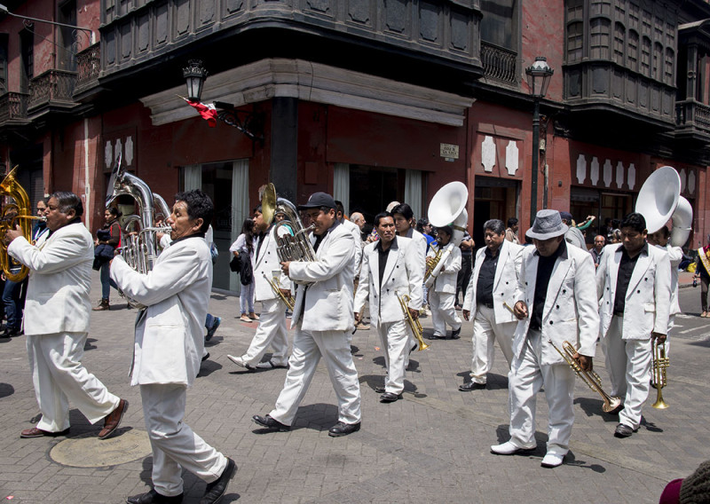 parade in Lima (3)