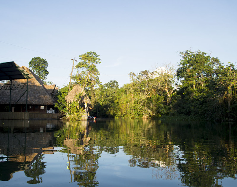 entrance to Kanagroos, Rio Dulce