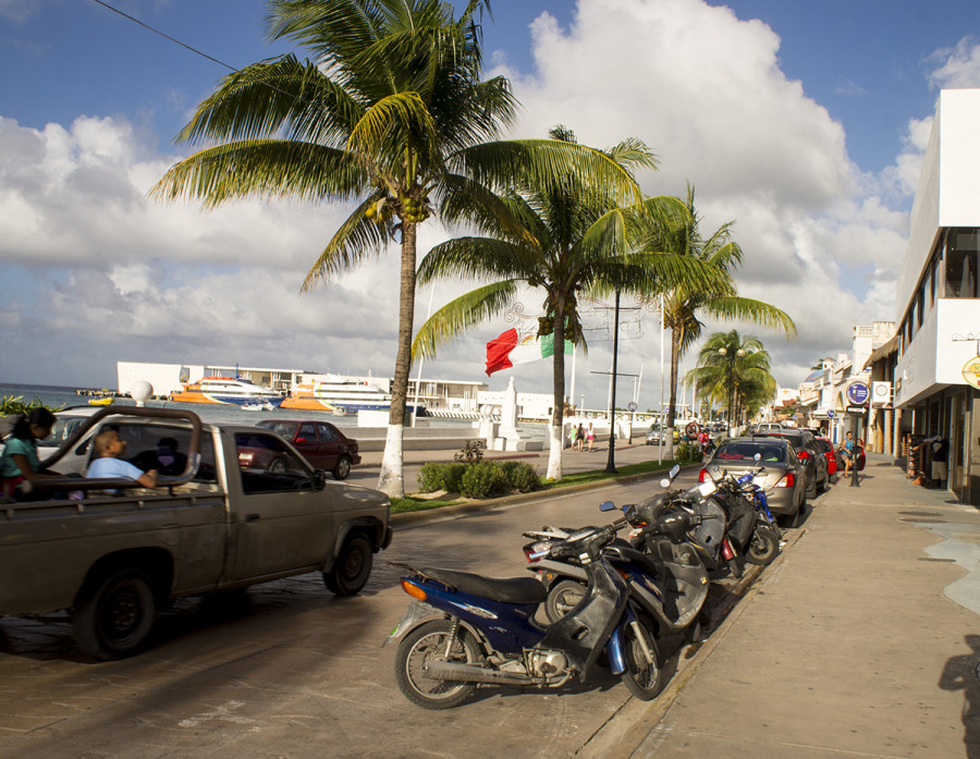 motorbikes line up in Cozumel