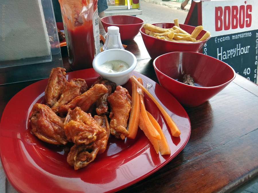 hot wings at Bobo's