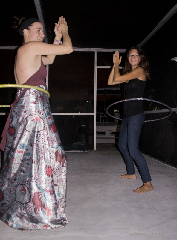 Jessica & Jessica hula hooping