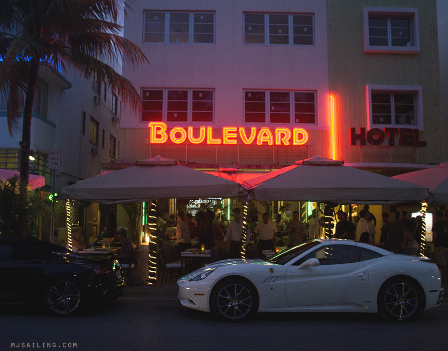 South Beach at night - Boulevard Hotel