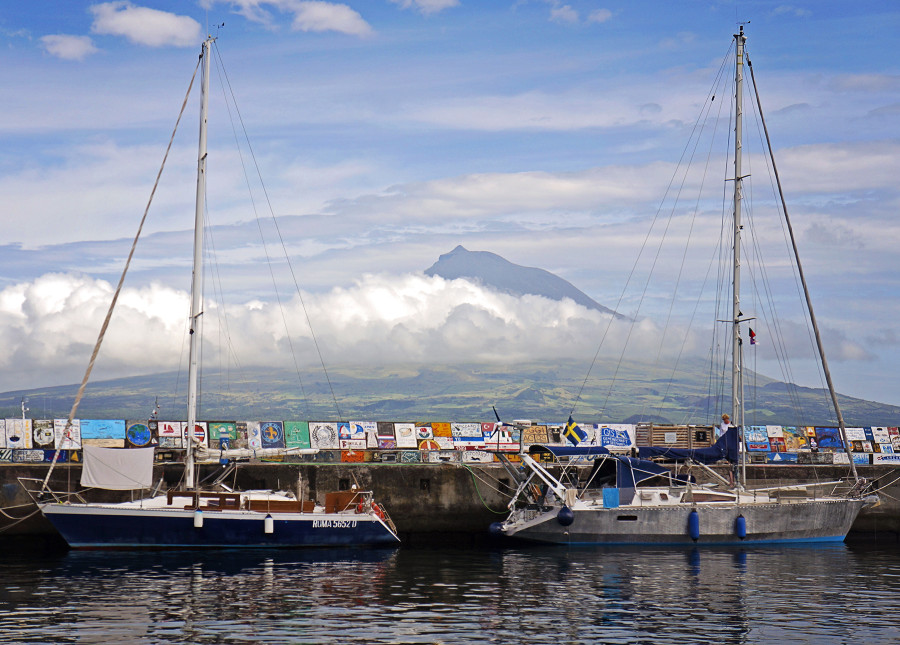 Horta's breakwater and Pico in the distance