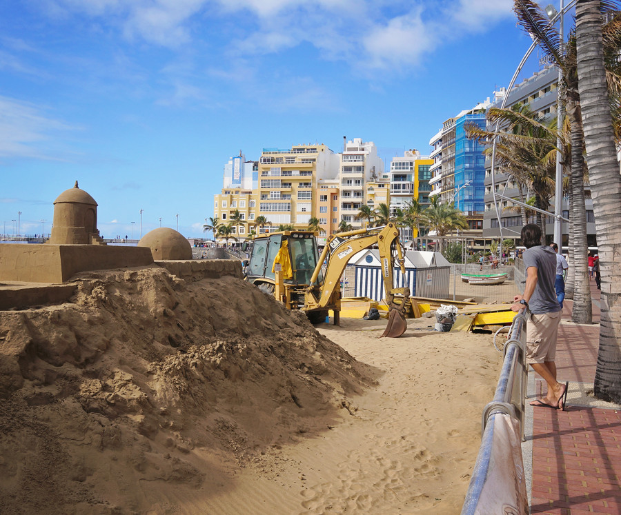 sandcastles on Playa las Canteras