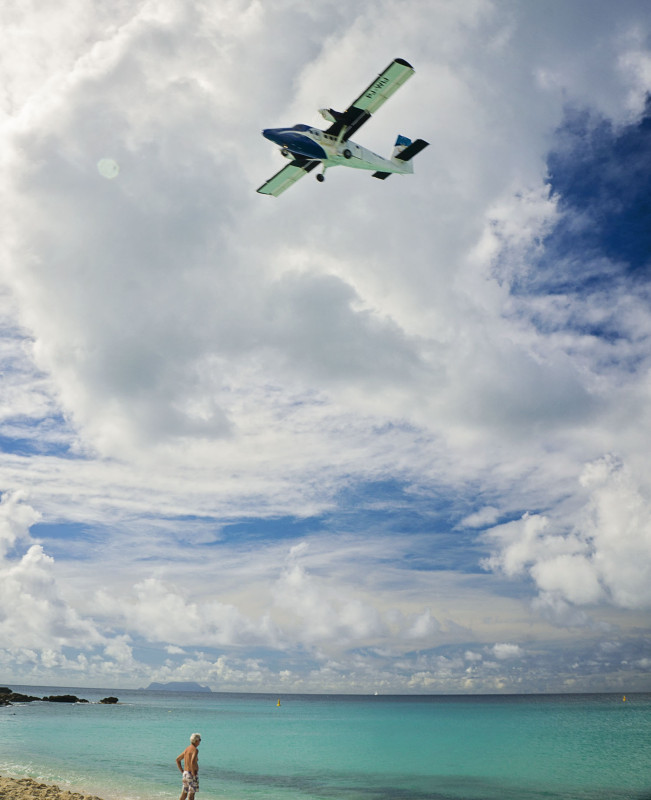 puddle jumper over Maho Beach