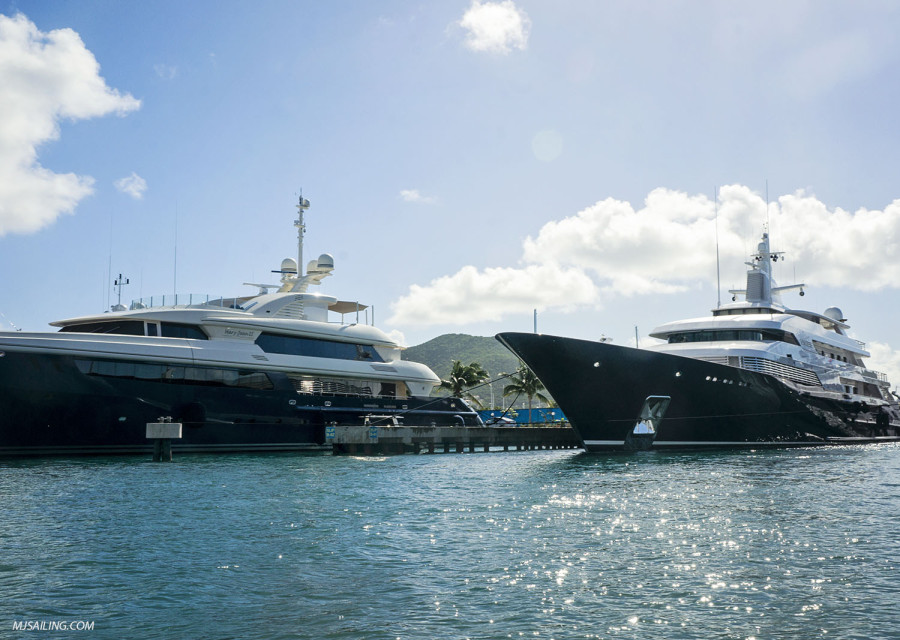 yachts in Simpson Bay Lagoon