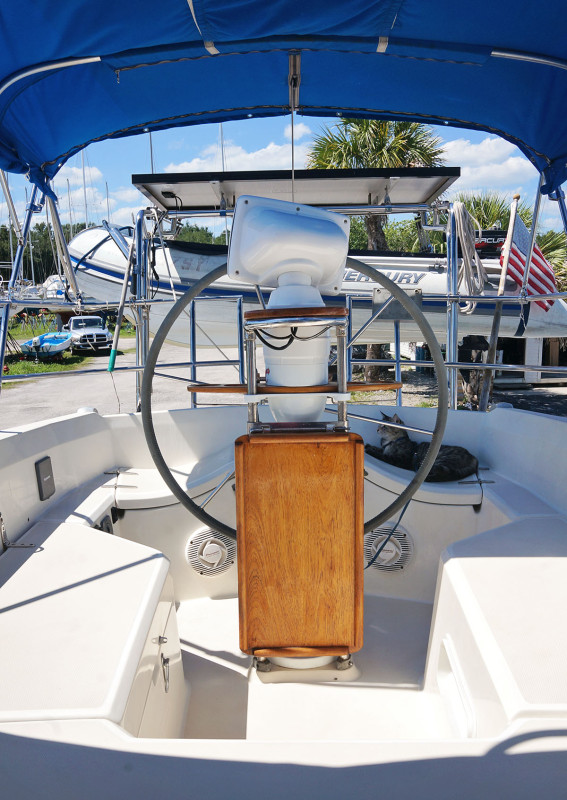 Sabre 34 Targa cockpit