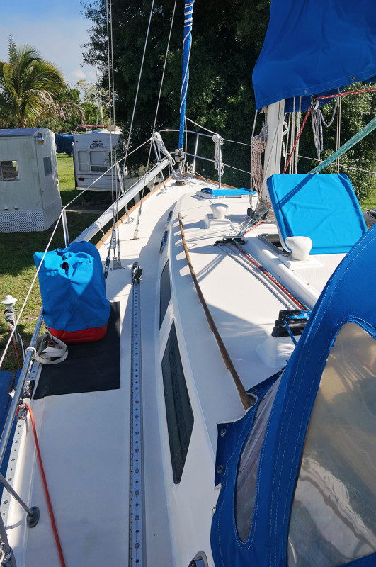 Sabre 34 Targa port deck
