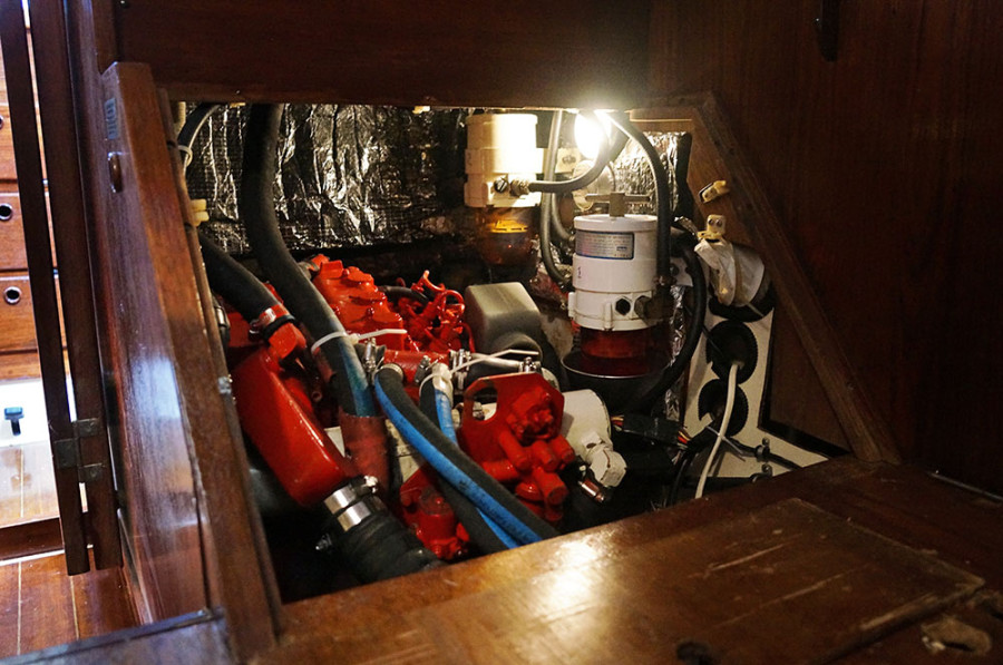 Sabre 34 Targa engine