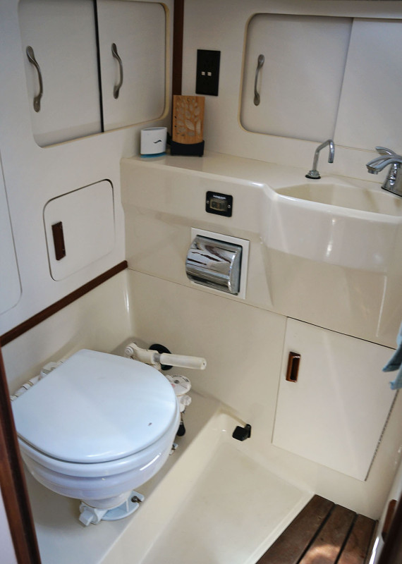 Sabre 34 Targa aft head
