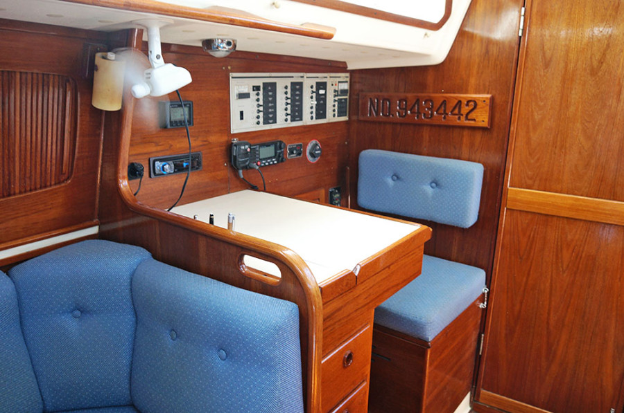 Sabre 34 Targa nav station