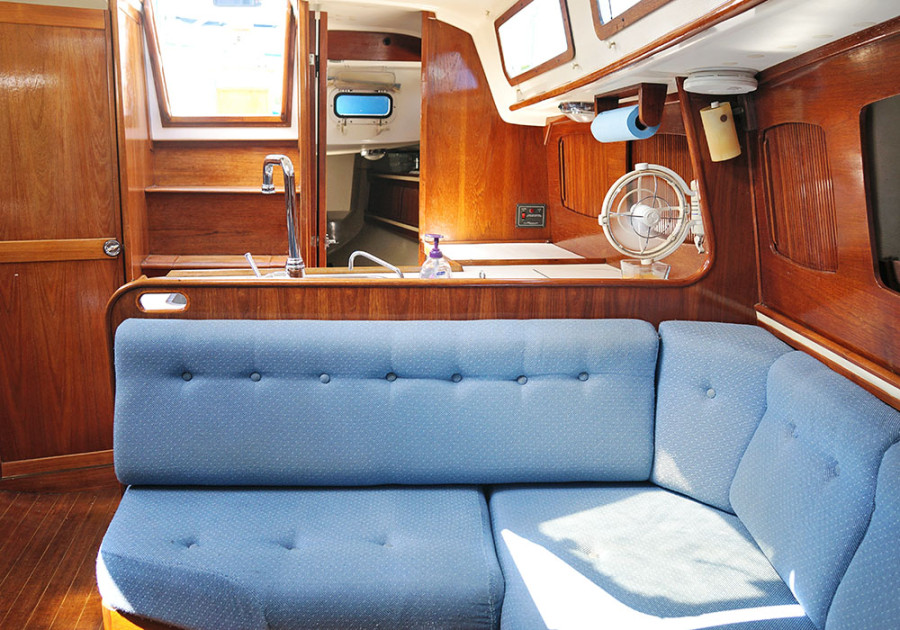 Sabre 34 Targa interior looking aft