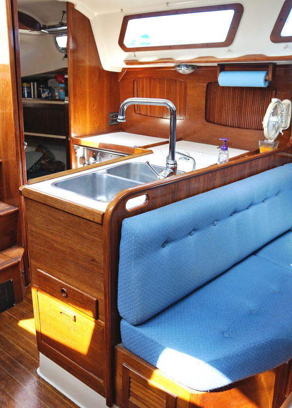 Sabre 34 Targa galley