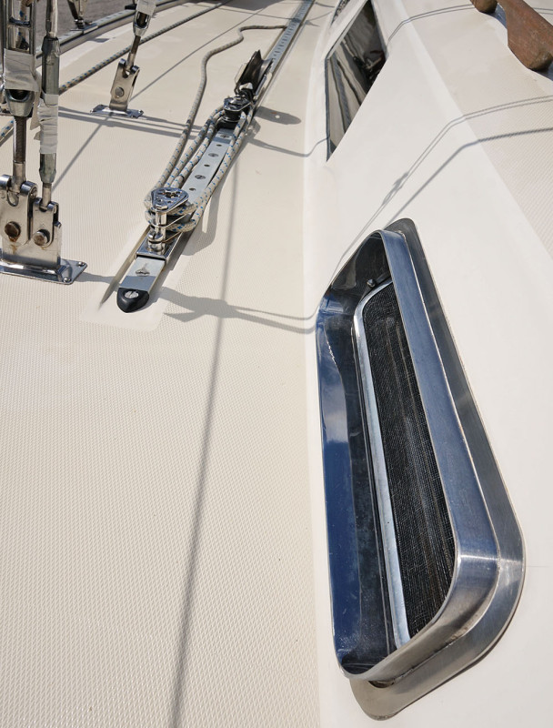 Sabre 34 Targa; stainless ports & adjustable genoa car