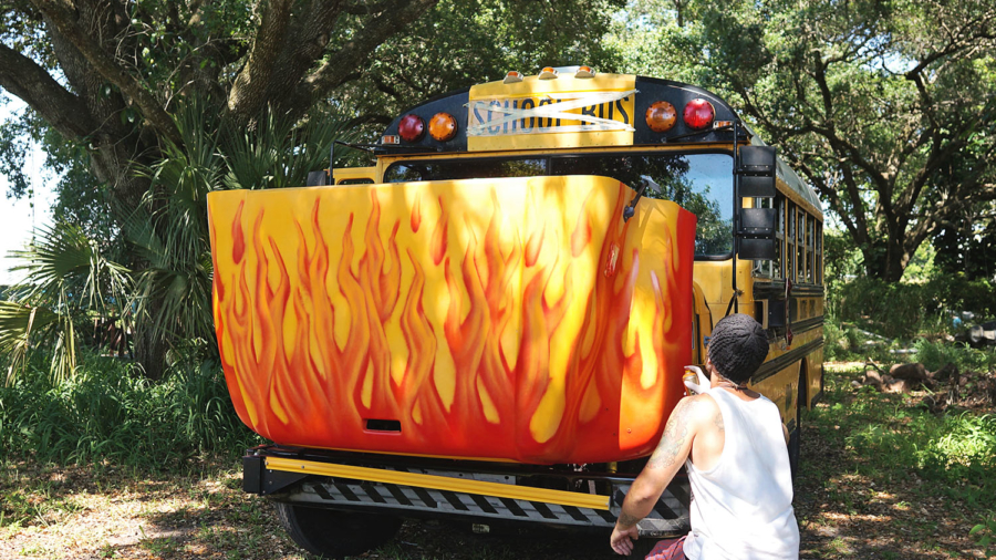 Jack paints the bus