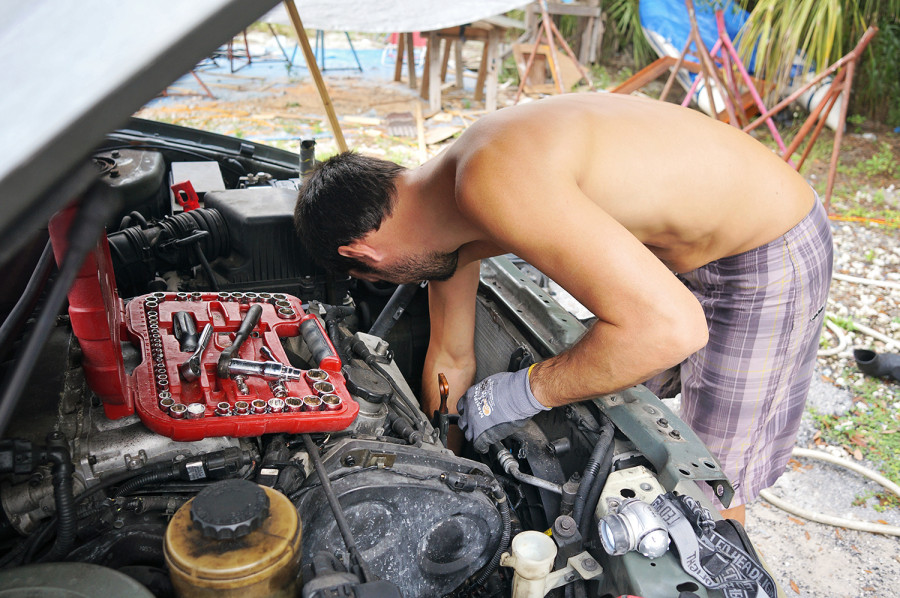 Matt replacing alternator