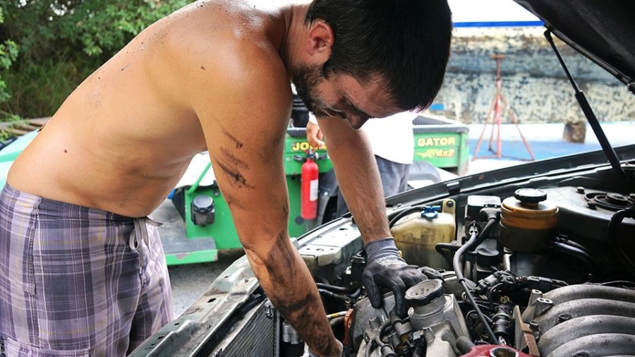 Matt replacing alternator