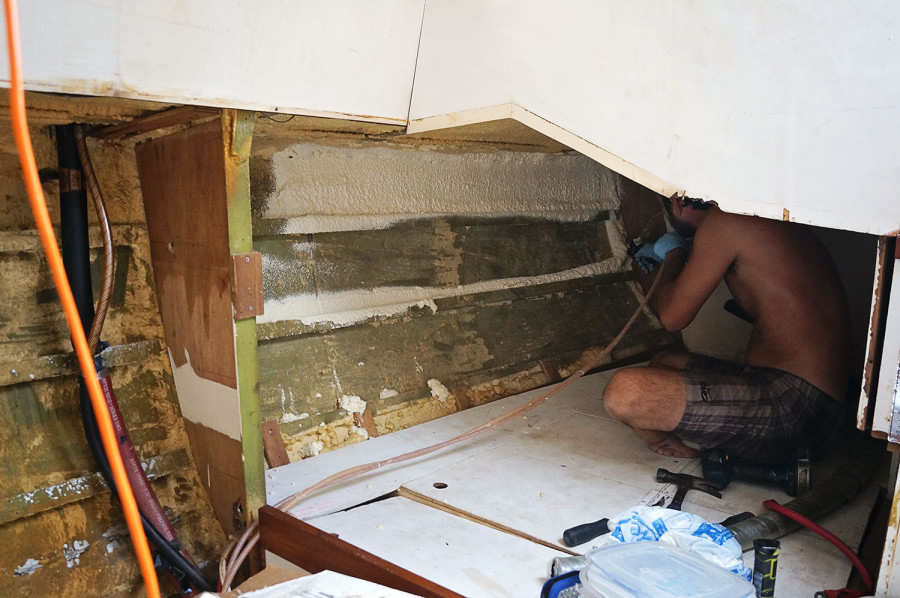 Matt insulating hull