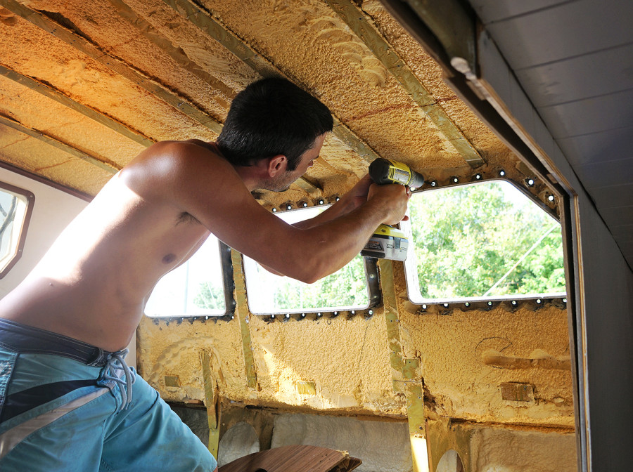 cleaning holes in window